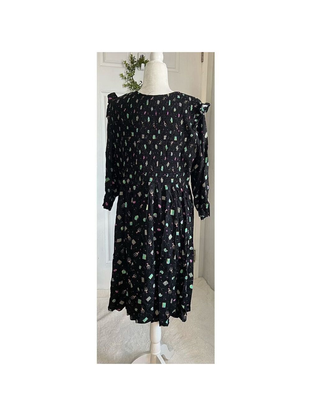 Disney Hocus Pocus Icons Dress Plus Size (Sz 2) - Picture 4 of 8